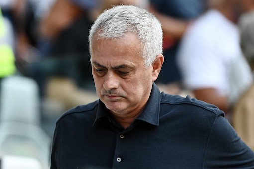 Mourinho: «Una sconfitta immeritata. La Lazio ha difeso il gol e puntato a giocare meno possibile»