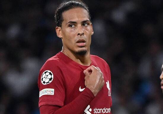 Van Dijk ammette di aver insultato l’arbitro: una giornata di squalifica in più e 100mila sterline di multa