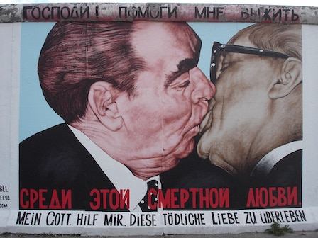 Breznev e Honecker sarebbero orgogliosi degli arbitri italiani (l’ultimo residuo di comunismo reale)