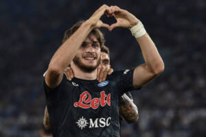 Cosa fanno un georgiano e un coreano in mezzo al prato dell’Olimpico? Lazio-Napoli 1-2 item-thumbnail