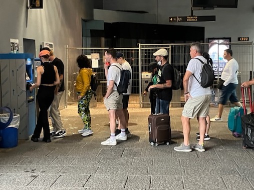 Alla metro di piazza Garibaldi funziona una macchina dei biglietti su cinque Alla metro di piazza Garibaldi funziona una macchina dei biglietti su cinque