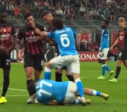 Milan-Napoli, Mario Rui in versione «nessuno si azzardi a toccare Kvara o scateno l’inferno» (VIDEO)