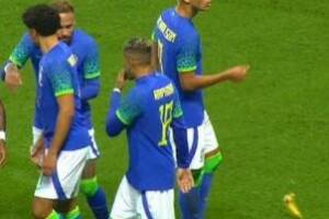 Richarlison: «Ci vogliono punizioni severe per i razzisti, in modo che nessun altro li imiti» item-thumbnail