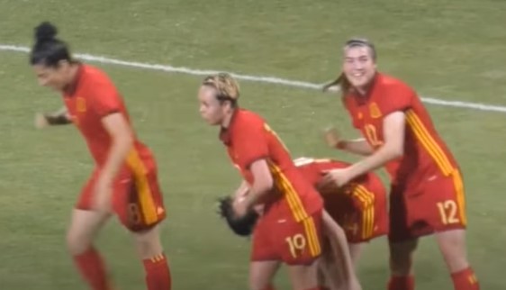 La Nazionale spagnola femminile s’è ammutinata: 15 giocatrici contro il ct, la Federcalcio lo difende