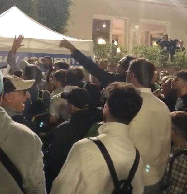 Torneo Atp a Napoli, la protesta degli spettatori: «Rimborsare, è una truffa» (VIDEO) Torneo Atp a Napoli, la protesta degli spettatori: «Rimborsare, è una truffa» (VIDEO)