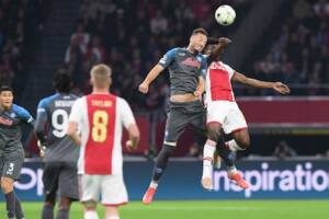 Il Napoli ha vinto 22 duelli aerei, l’Ajax appena 7: radiografia di un dominio item-thumbnail