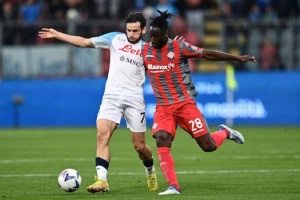Napoli rigore Kvaratskhelia