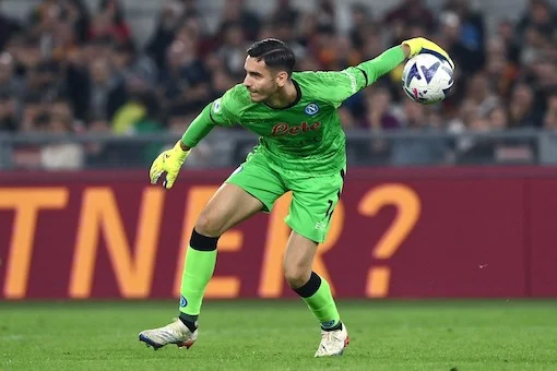 rivoluzione tra i pali il portiere avr224 solo 8 secondi per rinviare