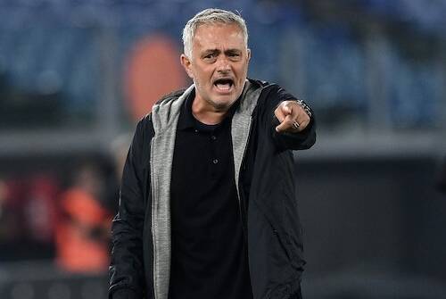 Mourinho aspetta Taylor nel parcheggio: «Vergogna, sei una fottuta disgrazia» (VIDEO)