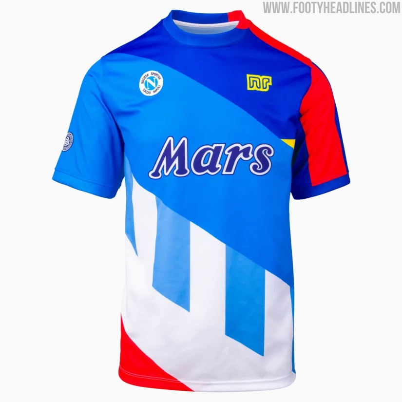 Maglia celebrativa in omaggio a Maradona, Napoli e EA7 la svelano su