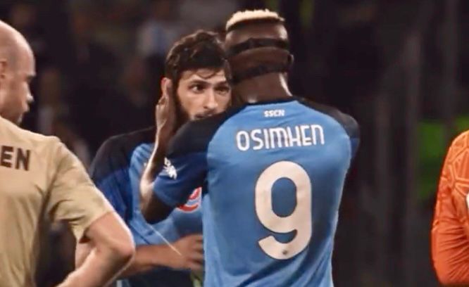 Osimhen-Kvara, il video degli attimi prima del calcio di rigore Osimhen-Kvara, il video degli attimi prima del calcio di rigore