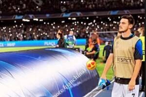 La storia polemica di Elmas sui social: «Il mio primo amore (la panchina)» item-thumbnail
