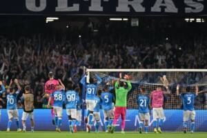I bookmakers credono nel Napoli: ha solo cinque squadre davanti per la vittoria della Champions item-thumbnail