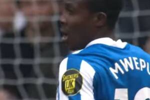 L’ex centrocampista del Brighton Mwepu ricoverato in ospedale per arresto cardiaco item-thumbnail