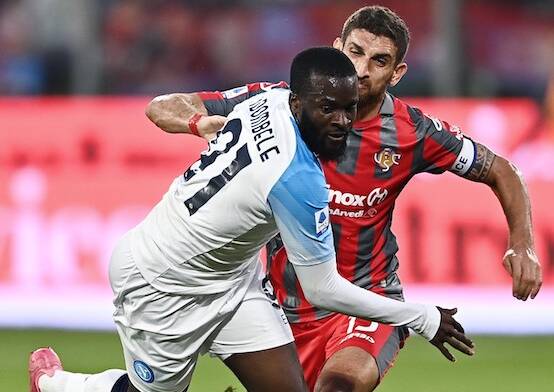 Gazzetta: Napoli-Bologna, Ndombele e Mario Rui titolari, Ostigard favorito su Juan Jesus Gazzetta: Napoli-Bologna, Ndombele e Mario Rui titolari, Ostigard favorito su Juan Jesus