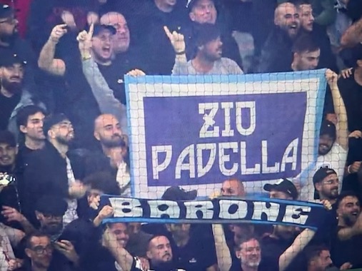 I tifosi cantano: “Oh mamma mamma mamma, ho visto un grande Napoli” I tifosi cantano: “Oh mamma mamma mamma, ho visto un grande Napoli”