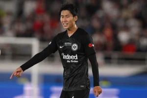 Napoli Eintracht comunicato Francoforte kamada