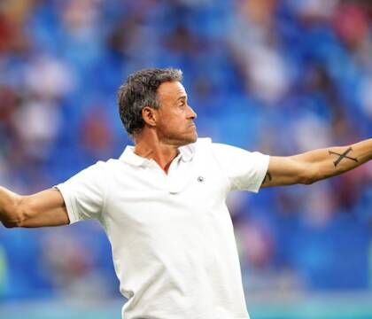 Luis Enrique si allontana dal Napoli, il Corsport scrive di secca frenata Luis Enrique si allontana dal Napoli, il Corsport scrive di secca frenata