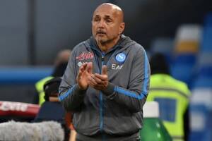 De Laurentiis al telefono nello spogliatoio: «Un applauso al nostro grande allenatore» item-thumbnail