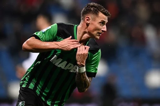 Il Napoli ha avviato i contatti con gli agenti di Pinamonti (Schira)