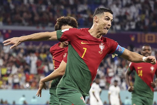 Ronaldo ricoperto d’oro dall’Al-Saad: offerti 216 milioni in tre anni Ronaldo ricoperto d’oro dall’Al-Saad: offerti 216 milioni in tre anni