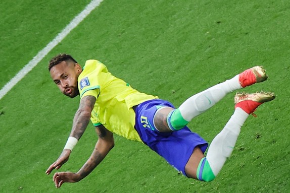 Neymar sta tentando il recupero dall’infortunio alla caviglia VIDEO