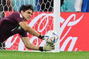 Il Marocco elimina la Spagna che voleva vincere senza tirare. II portiere Bono pararigori item-thumbnail