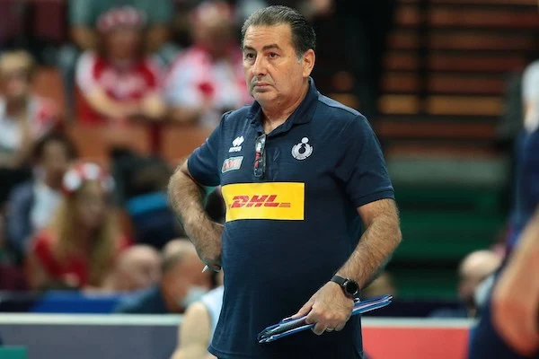 De Giorgi: «Come nel calcio, anche nel volley si sentono tutti allenatori. Abbiamo il mirino addosso di default»
