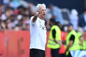 Favre: «Importante non subire il terzo gol, spero di avere Balotelli per martedì» item-thumbnail