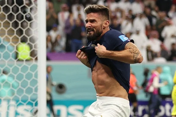 giroud osannato a grande colpo di mercato del lille a 38 anni anche la francia 232 un paese per vecchi