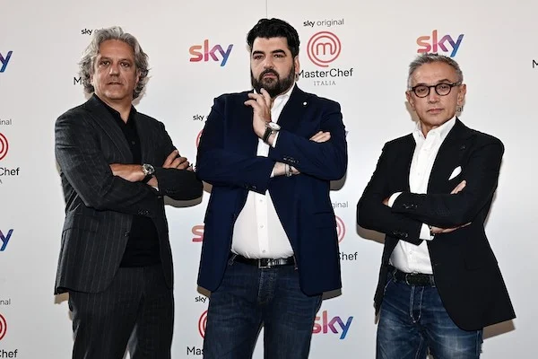Viva Aldo Grasso che spara a zero contro l’invasione di cuochi in tv: è colpa delle tv se sono sparite le trattorie