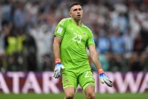 Martinez dibu emery premier Dibu Martinez Inter