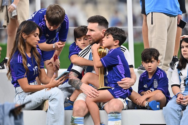 Messi accolto a Rosario come un re (Video)