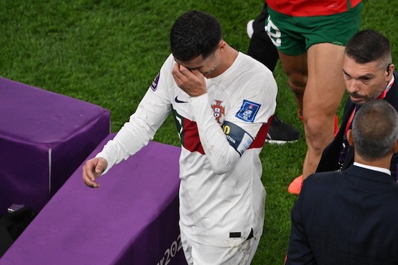 Cristiano Ronaldo in lacrime dopo l’eliminazione del Portogallo dal Mondiale (VIDEO)