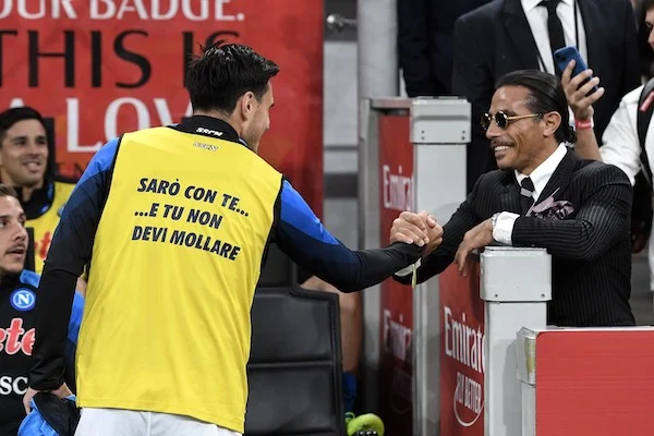 Salt Bae è lo specchio dei tempi, il suo ingrediente più importante è il conto (Aldo Cazzullo)