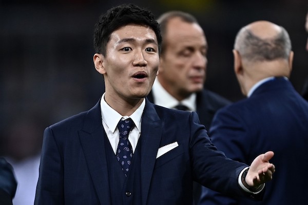 Zhang: «All’Inter ancora a lungo». Fino a maggio, se non trova 350 milioni…