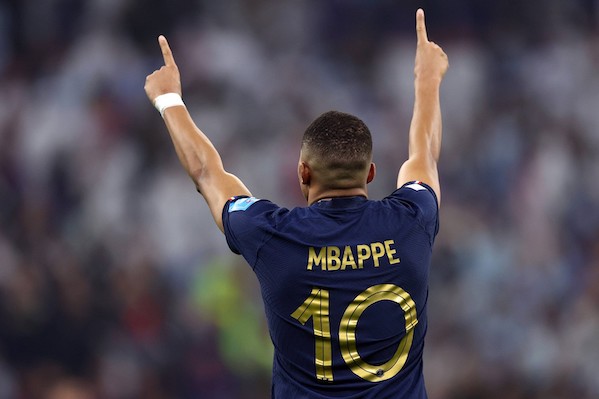 Il Real Madrid è disposto ad aspettare un anno per ingaggiare Mbappé (L’Equipe)