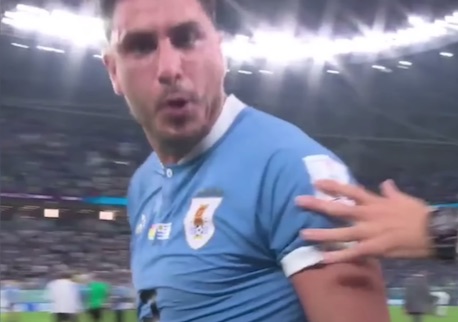 Uruguay-Ghana, la Fifa squalifica per quattro giornate Gimenez e per una Cavani Uruguay-Ghana, la Fifa squalifica per quattro giornate Gimenez e per una Cavani