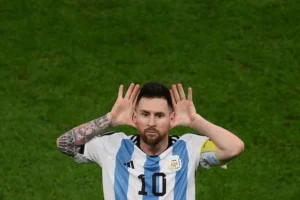 messi olanda calcio Bertoni lahoz