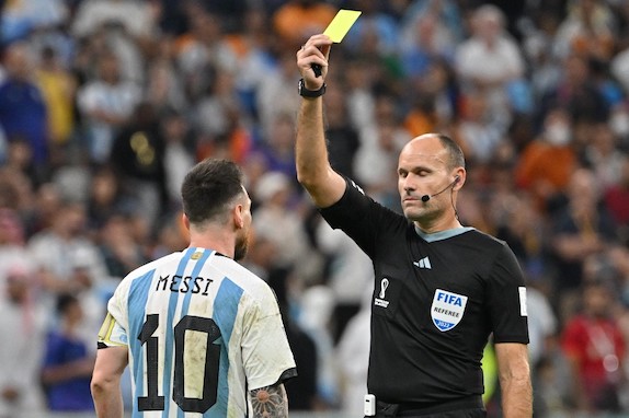 Messi: «Non posso parlare dell’arbitro sennò mi squalificano»