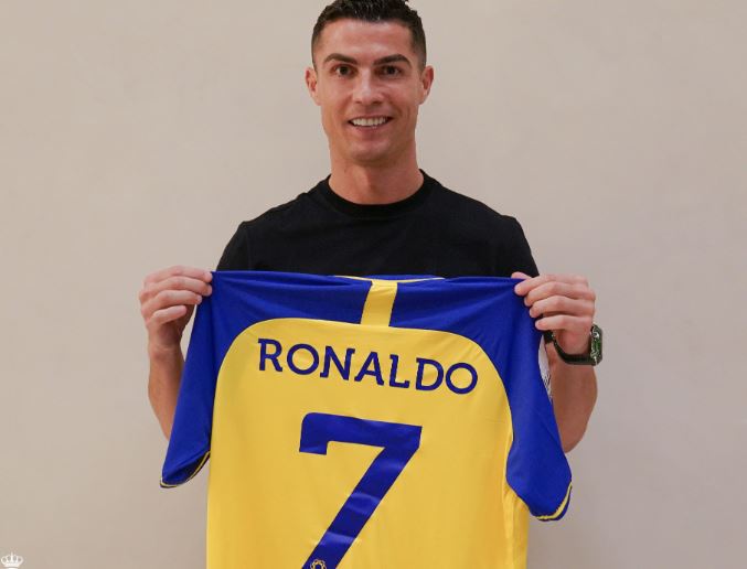 Cristiano Ronaldo ha venduto il Pallone d’Oro del 2013 per 600 mila euro