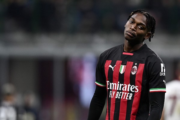 Leao può mai rinunciare alla Premier per questo Milan? (Gazzetta)