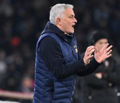 Mourinho: «Non sono così vecchio da pensare di chiudere il cerchio. Mi vedrete ancora per tanti anni» Mourinho: «Non sono così vecchio da pensare di chiudere il cerchio. Mi vedrete ancora per tanti anni»