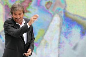 De Laurentiis a un tifoso: «Vinciamo lo scudetto? No, perché i napoletani m’hanno rotto er ca…» item-thumbnail