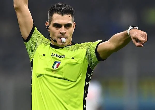 L'arbitro Sozza Spagna vieira