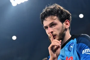 Gazzetta Kvaratskhelia Il 5-1 del Napoli alla Juventus arsenal kvara