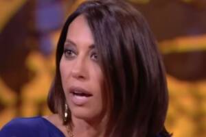 Nunzia De Girolamo: «Ho avances da tante donne. Alcuni feticisti dei piedi farebbero di tutto per me» item-thumbnail