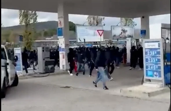 Napoli-Roma scontri sull'A ultras estrema destra trasferte hitler roma
