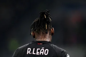 Leao Gli inseguitori rinnovo svalutazione milan