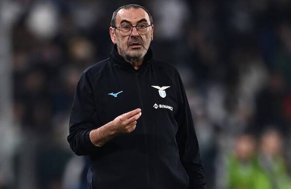 Sarri: «I calciatori pensano al derby? Smettiamo di dire cazzate e di dare degli imbecilli ai calciatori»